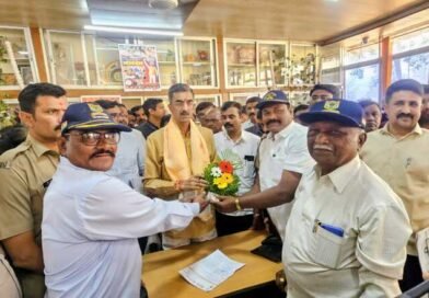 माजी सैनिकांच्या न्याय्य मागण्यांसाठी ठोस पाऊल पाटण दौलतनगर येथे मंत्री शंभूराजे देसाई यांना निवेदन माजी सैनिकांच्या न्याय्य मागण्यांसाठी ठोस पाऊल पाटण दौलतनगर येथे मंत्री शंभूराजे देसाई यांना निवेदन