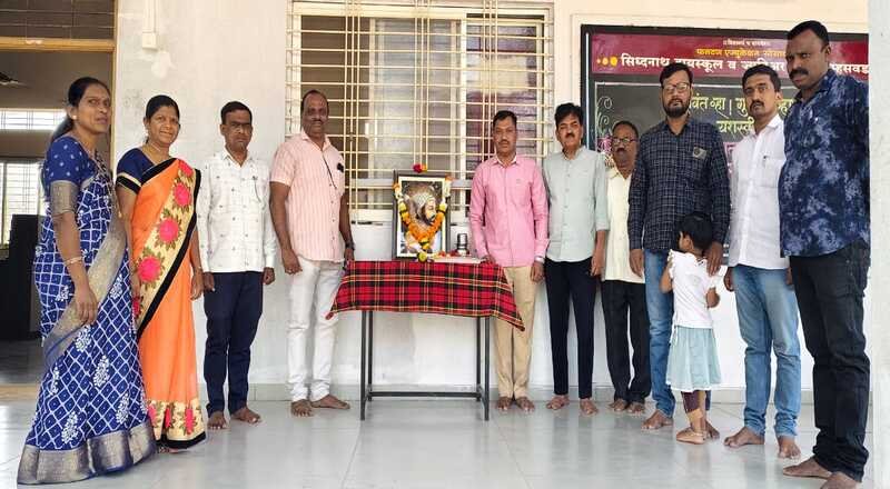 सिद्धनाथ हायस्कूलमध्ये शिवजयंती उत्साहात; मर्दानी खेळांच्या प्रात्यक्षिकांनी दुमदुमला परिसर सिद्धनाथ हायस्कूलमध्ये शिवजयंती उत्साहात; मर्दानी खेळांच्या प्रात्यक्षिकांनी दुमदुमला परिसर