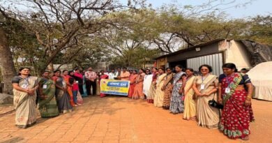 आत्महत्याग्रस्त शेतकरी कुटुंबातील महिलांनी अनुभवली ‘गोरेगाव चित्रनगरी आत्महत्याग्रस्त शेतकरी कुटुंबातील महिलांनी अनुभवली ‘गोरेगाव चित्रनगरी