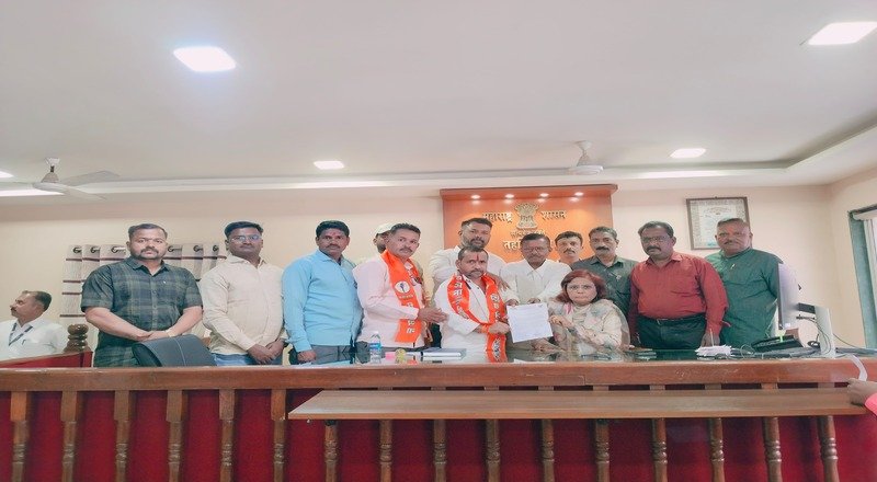 संजय गांधी निराधार पेन्शन व रेशनकार्ड बंदीविरोधात शिवसेनेचा आक्रमक इशारा संजय गांधी निराधार पेन्शन व रेशनकार्ड बंदीविरोधात शिवसेनेचा आक्रमक इशारा