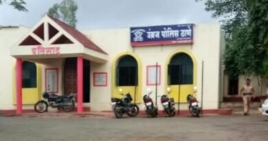 अवघ्या आठ मिनिटांत चार जुगार अड्डे उद्ध्वस्त डिव्हायएसपींच्या पथकासह उंब्रज पोलिसांची धडक कारवाई; अवैध व्यावसायिकांचे धाबे दणाणले अवघ्या आठ मिनिटांत चार जुगार अड्डे उद्ध्वस्त डिव्हायएसपींच्या पथकासह उंब्रज पोलिसांची धडक कारवाई; अवैध व्यावसायिकांचे धाबे दणाणले