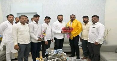 मेंढपाळ कुटुंबातील पप्पू ढवळे PSI; माणदेशातील जिद्दीचा विजय