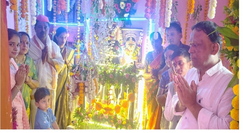 रामनामाच्या गजरात म्हसवड दुमदुमले; देशमाने परिवाराकडून भक्ती व सेवाभावाचा अनोखा संगम रामनामाच्या गजरात म्हसवड दुमदुमले; देशमाने परिवाराकडून भक्ती व सेवाभावाचा अनोखा संगम