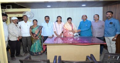 अहिंसा पतसंस्थेकडून ऋतुजा म्हेत्रेचा गौरव; उपनगराध्यक्षा श्रीदेवी पिसे यांच्या अध्यक्षतेखाली सोहळा