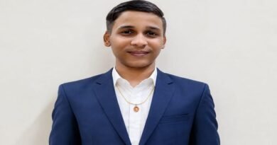१०० टक्के गुण मिळवणाऱ्या कृष्णा भांबुरेचे शिंपी समाजाकडून कौतुक १०० टक्के गुण मिळवणाऱ्या कृष्णा भांबुरेचे शिंपी समाजाकडून कौतुक