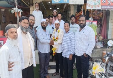 म्हसवडमध्ये धाडसी युवक इरफान मुजावर यांचा मुस्लिम समाजातर्फे जाहीर सत्कार म्हसवडमध्ये धाडसी युवक इरफान मुजावर यांचा मुस्लिम समाजातर्फे जाहीर सत्कार