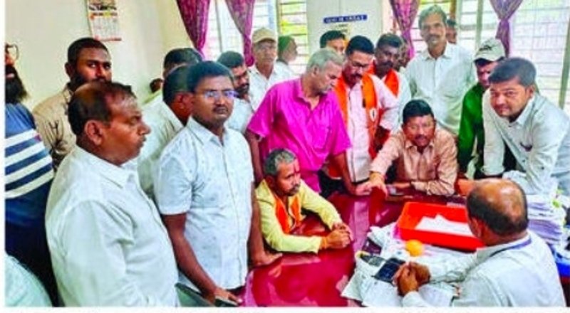 स्मार्ट मीटरला कराड शिवसेनेचा विरोध; महावितरणला निवेदन
