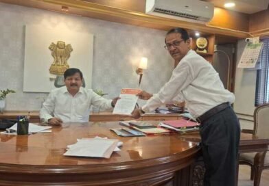 म्हसवड तहसील कार्यालया साठी आवश्यक कर्मचारी नियुक्त करा…. कृषिरत्न विश्वंभर बाबर