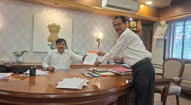 म्हसवड तहसील कार्यालया साठी आवश्यक कर्मचारी नियुक्त करा…. कृषिरत्न विश्वंभर बाबर