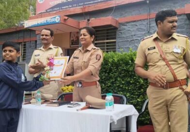 गिनिज वर्ल्ड रेकॉर्डवीर वसिम शेखचा अपर पोलीस अधीक्षक डॉ. वैशाली कडूकर यांच्या हस्ते प्रमाणपत्र, पुष्प व भेटवस्तू देऊन सन्मान गिनिज वर्ल्ड रेकॉर्डवीर वसिम शेखचा अपर पोलीस अधीक्षक डॉ. वैशाली कडूकर यांच्या हस्ते प्रमाणपत्र, पुष्प व भेटवस्तू देऊन सन्मान