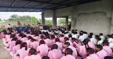 विद्यार्थ्यांमध्ये कायदेविषयक जागरूकतेचा जागर; तळबीड पोलिसांचे प्रभावी मार्गदर्शन विद्यार्थ्यांमध्ये कायदेविषयक जागरूकतेचा जागर; तळबीड पोलिसांचे प्रभावी मार्गदर्शन