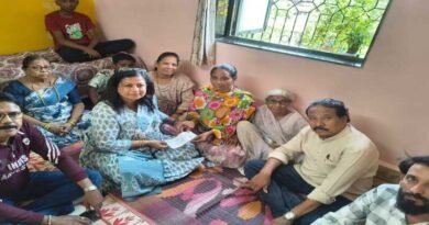 कै. सचिन माने यांच्या कुटुंबाला नीलमताई शिर्के-सामंत यांचा मदतीचा हात