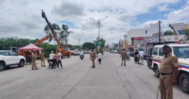 स्वातंत्र्यदिनाच्या पार्श्वभूमीवर म्हसवड पोलिसांची विशेष नाकाबंदी; ५३ वाहनांवर कारवाई, ३४,५०० रुपयांचा दंड स्वातंत्र्यदिनाच्या पार्श्वभूमीवर म्हसवड पोलिसांची विशेष नाकाबंदी; ५३ वाहनांवर कारवाई, ३४,५०० रुपयांचा दंड