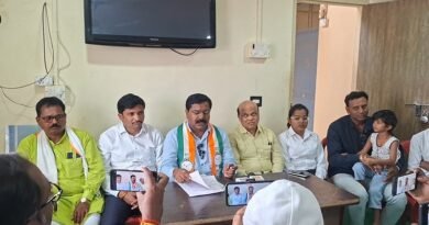 म्हसवड पालिकेचा कारभार मनमानीने सुरू?; किशोर सोनवणेंचा सत्ताधाऱ्यांवर घणाघाती हल्ला म्हसवड पालिकेचा कारभार मनमानीने सुरू?; किशोर सोनवणेंचा सत्ताधाऱ्यांवर घणाघाती हल्ला