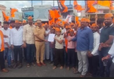 म्हसवडमध्ये हजारो मराठा बांधवांचा एल्गार! म्हसवडमध्ये हजारो मराठा बांधवांचा एल्गार!