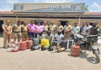 दहिवडी पोलिसांची मोठी कारवाई; सहा चोरीचे गुन्हे उघडकीस ग्राम सुरक्षा दलाच्या मदतीने तीन आरोपी जेरबंद; तब्बल २ लाख ८ हजारांचा मुद्देमाल हस्तगत दहिवडी पोलिसांची मोठी कारवाई; सहा चोरीचे गुन्हे उघडकीस ग्राम सुरक्षा दलाच्या मदतीने तीन आरोपी जेरबंद; तब्बल २ लाख ८ हजारांचा मुद्देमाल हस्तगत