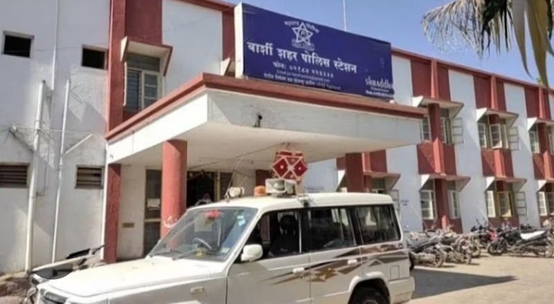 बार्शीत २९ वर्षीय तरुणाचा गळफास घेऊन मृत्यू बार्शीत २९ वर्षीय तरुणाचा गळफास घेऊन मृत्यू