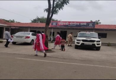 गणेशोत्सवात कायदा-सुव्यवस्था अबाधित ठेवण्यासाठी दहिवडी पोलिसांची मोठी कारवाई गणेशोत्सवात कायदा-सुव्यवस्था अबाधित ठेवण्यासाठी दहिवडी पोलिसांची मोठी कारवाई