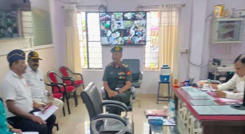 ECHS कराडच्या प्रलंबित समस्यांबाबत कमांडंटची भेट सैनिक फेडरेशनचे प्रशांत कदम यांनी मांडल्या विविध मागण्या; उच्चस्तरीय चौकशीची मागणी ECHS कराडच्या प्रलंबित समस्यांबाबत कमांडंटची भेट सैनिक फेडरेशनचे प्रशांत कदम यांनी मांडल्या विविध मागण्या; उच्चस्तरीय चौकशीची मागणी
