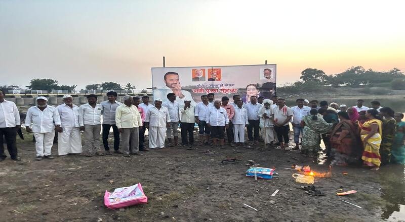 दुष्काळात माणगंगेला जलसंजीवनी; राऊतवाडीत शेतकरी महिलांच्या हस्ते जलपूजन! दुष्काळात माणगंगेला जलसंजीवनी; राऊतवाडीत शेतकरी महिलांच्या हस्ते जलपूजन!