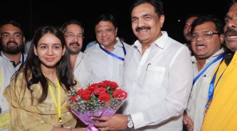 पश्चिम महाराष्ट्राच्या राजकारणात हर्षदा देशमुख-जाधव यांचा ऐतिहासिक ठसा!